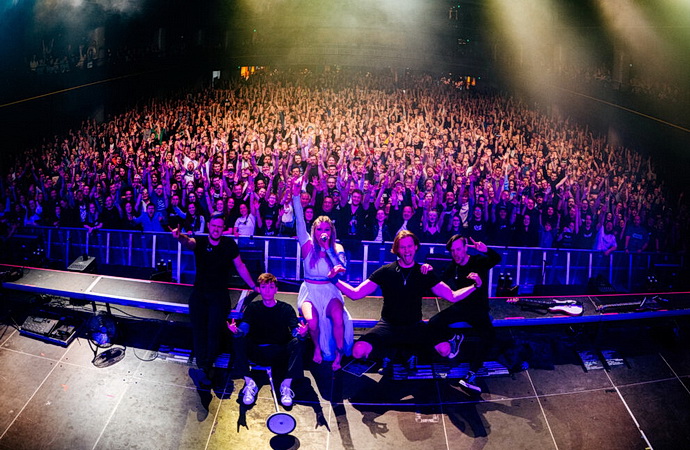 Jamaron ve Forum Karl�n