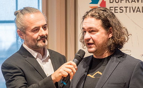 P. Janečková, L. Špiner aj. Pithartová při děkovné řeči