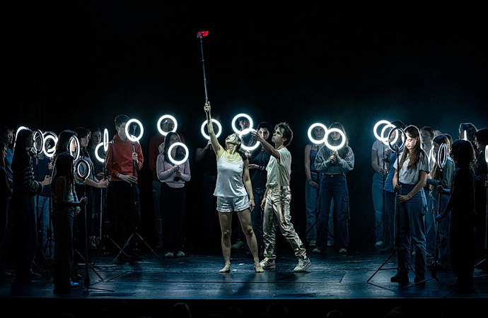 Muzik�l JAK op�t o��v�