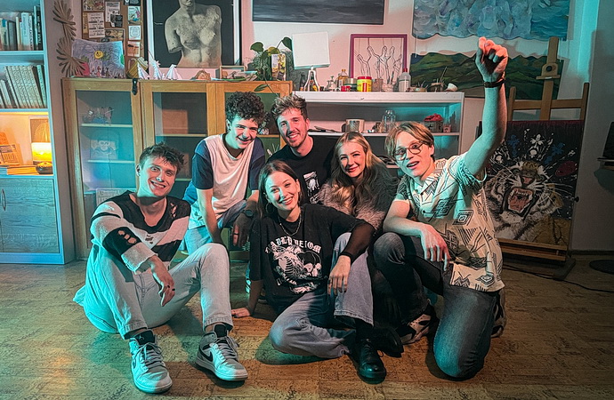 Jary Tauber se studenty (zdroj: NetwIN production)