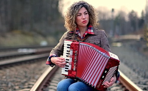 KACZI v klipu Hraj