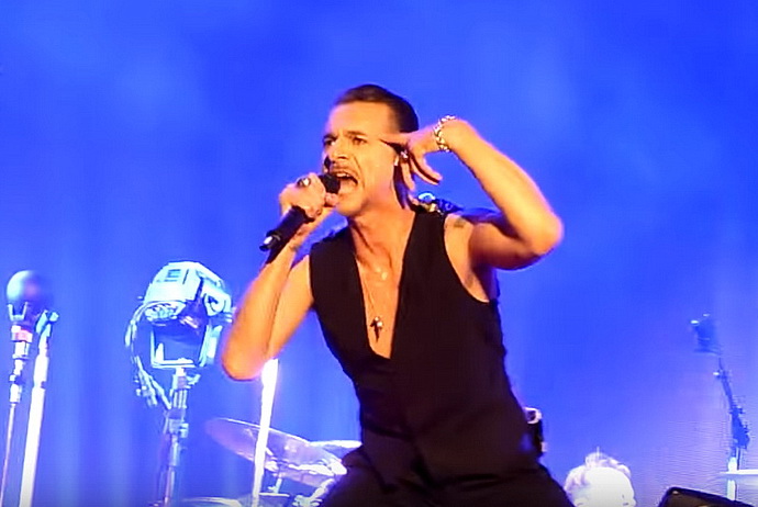 Depeche Mode - Dave Gahan v akci