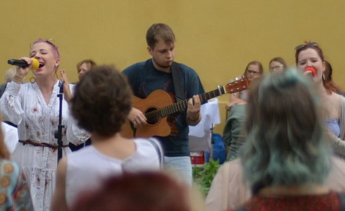 Busking pro Slunce