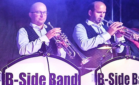 B-Side Band live
