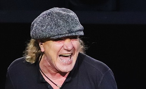 AC/DC – turn� POWER UP