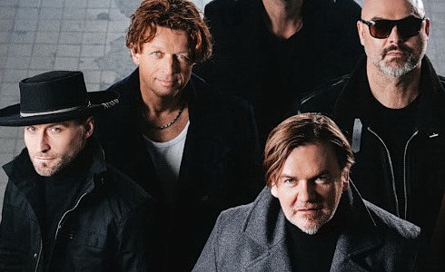 Michal Hr�za s kapelou