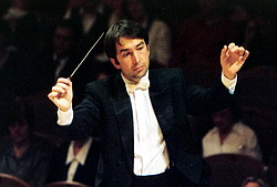 Dirigent Peter Vrbel