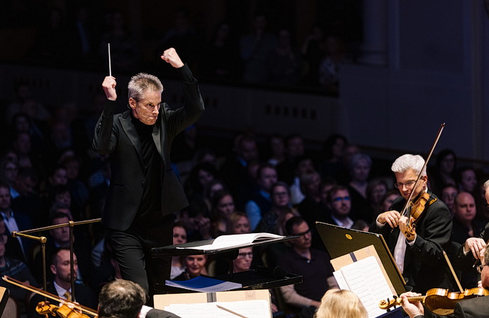Steven Mercurio s Českým národním symfonickým orchestrem