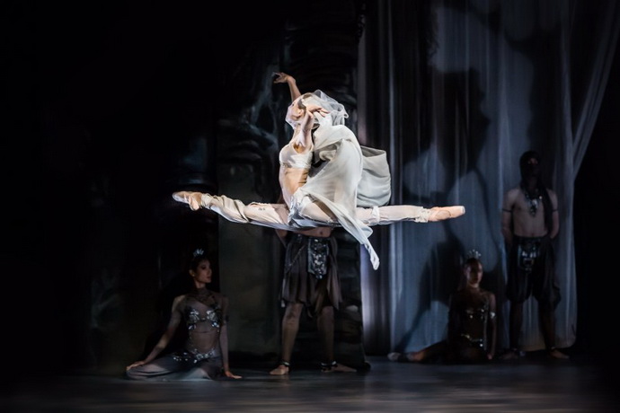 Nikola Mrov v baletu La Bayadere (Zdroj: P. Hejn)