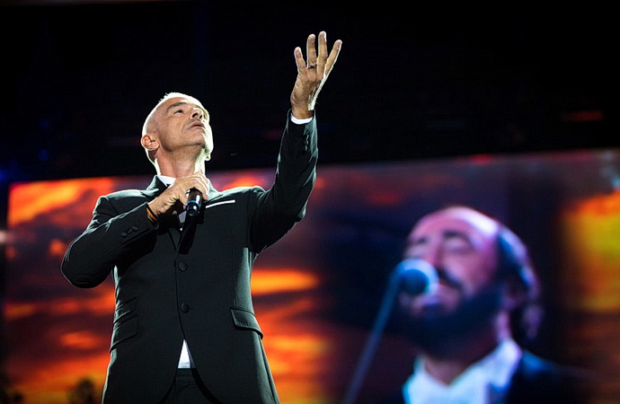 Eros Ramazotti (Vzpomínka na Luciana Pavarottiho)
