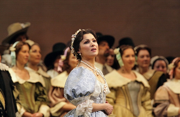 Anna Netrebko (Puritáni)