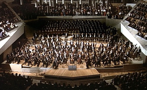 Karajan řídí devátou