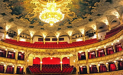Sttn opera Praha