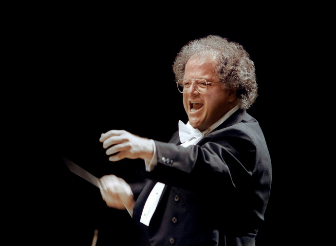 Dirigent James Levine  (Zdroj: K. Miura)