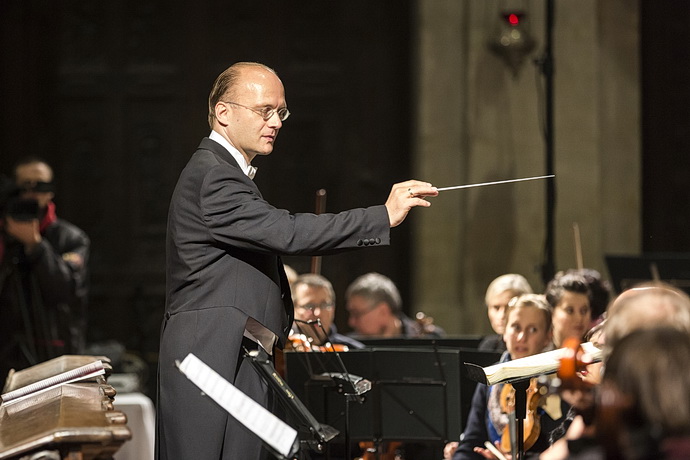 Dirigent Hansjrg Albrecht v katedrle
