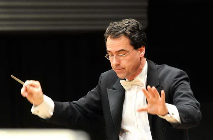 Dirigent Andreas Sebastian Weiser