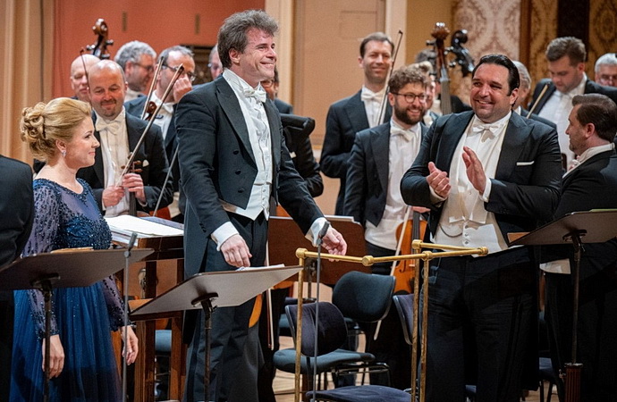 K.Kn��kov�, J. Hr��a, A. Plachetka (Projekt Smetana200)
