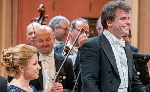 K.Kn��kov�, J. Hr��a, A. Plachetka (Projekt Smetana200)