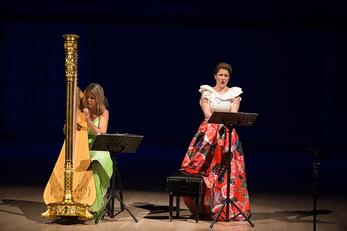 K. Englichová a K. Kněžíková (Zdroj: Filharmonie B. Martinů)