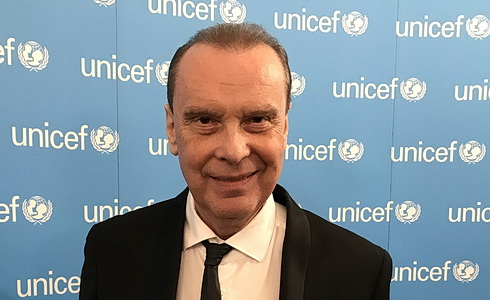 Štefan Margita s certifikátem Fondu ohrožených dětí při OSN