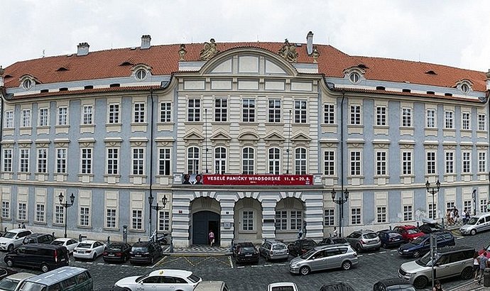 Lichtenštejnský a Hartigovský palác