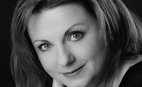 Lenka Kavalová na obálce HR12