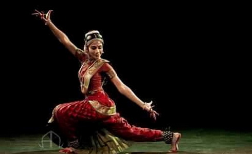 Indick tanec Bharatanatyam v Ponci