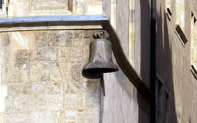 Dm U Kamennho zvonu