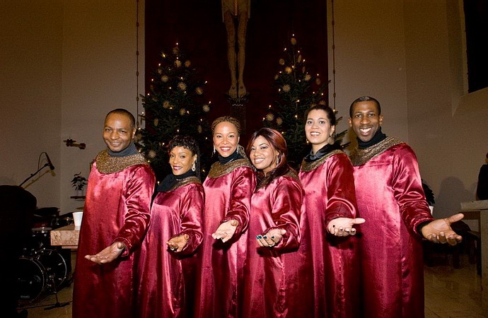 Stella Jones & The Christmas Gospel Singers