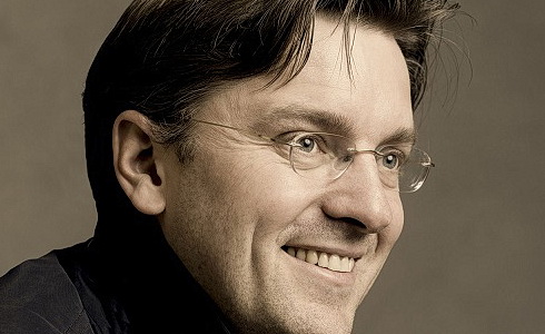 Tomáš Netopil (Foto: Marco Borggreve)