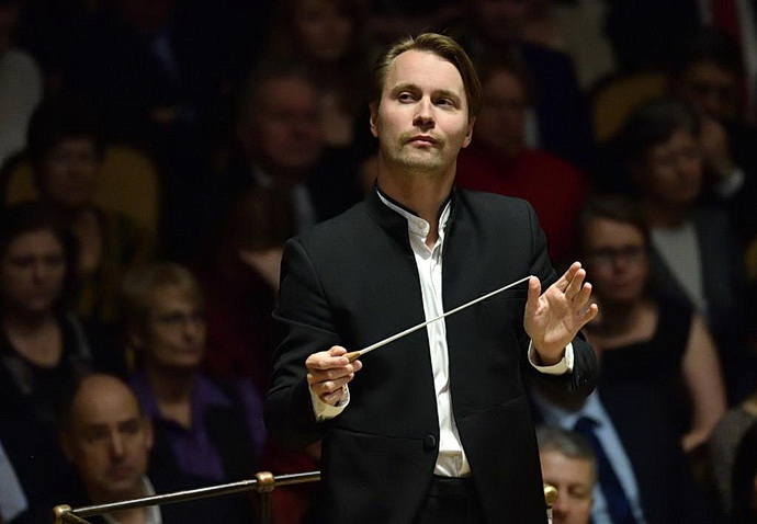 Šéfdirigent FOK Pietari Inkinen