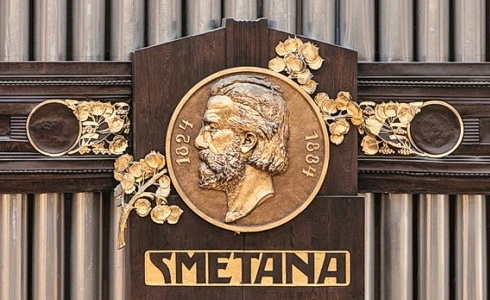 Varhany ve Smetanov sni