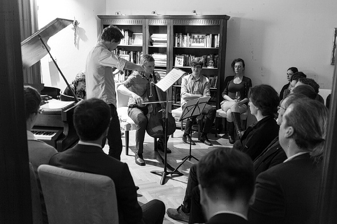 Violoncellista T.Jamník, houslista J.Špaček (Foto: Radovan)