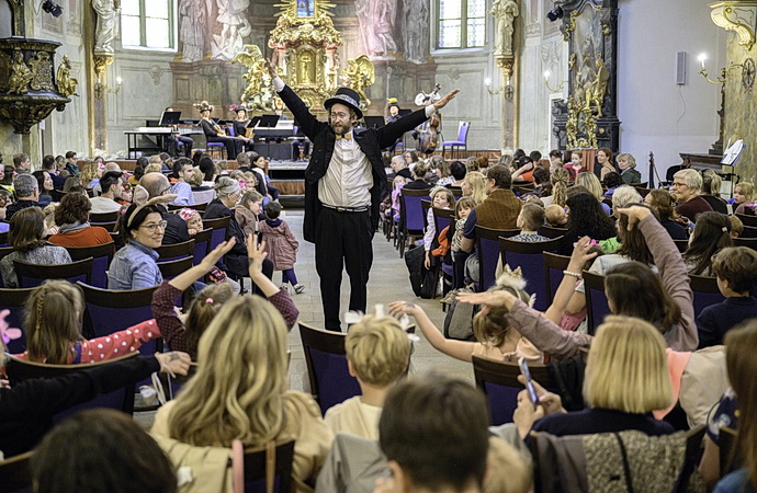 Karneval zv��at      