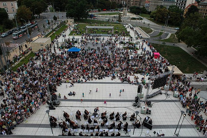 Piazzetta Janáčkova divadla
