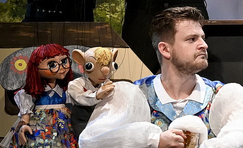 Hurvínek prodává nevěstu (Janáčkova opera)