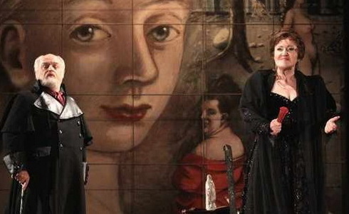 Z inscenace opery Tosca (r. V. Morvek)