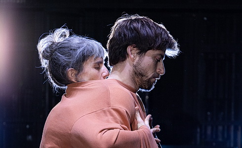 C�cile Da Costa a Jind�ich Pansk� (In Our Hands)