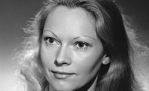 Miroslava Pe��kov�