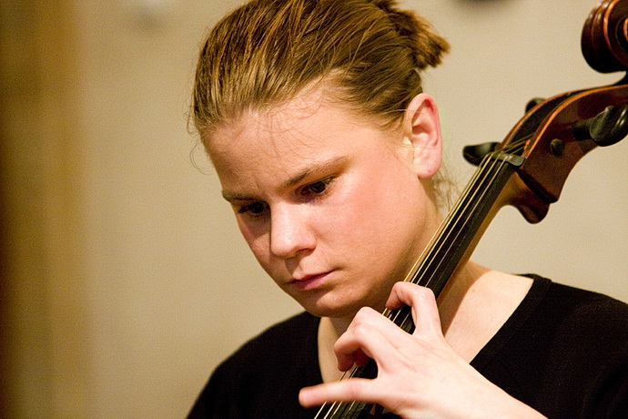 Anna Brikciusová - violoncello