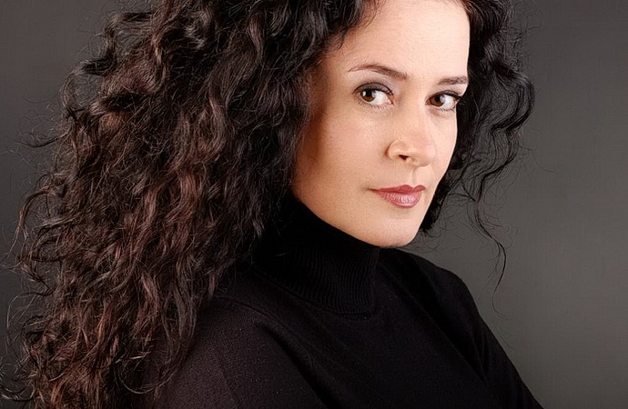 Simona Šaturová