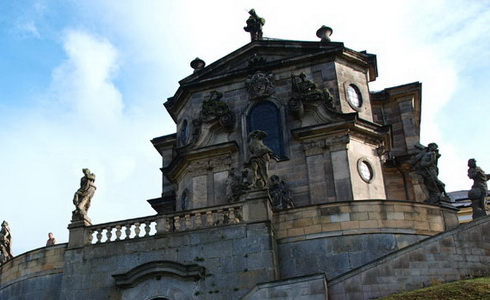 Ze seri�lu Mu� mnoha tv���?