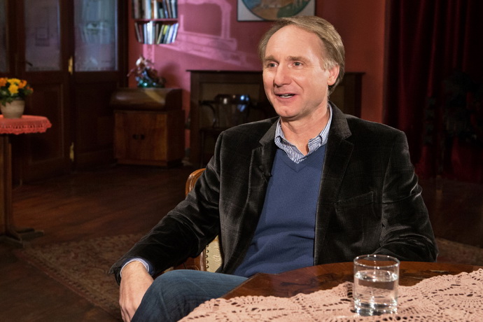 Dan Brown