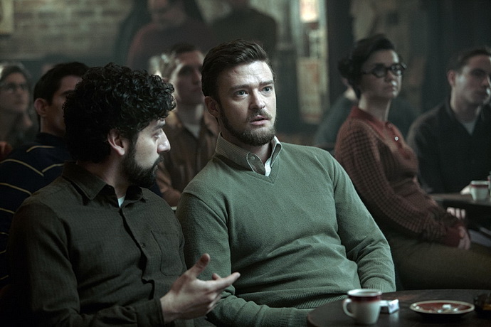 J. Timberlake (V nitru Llewyna Davise)