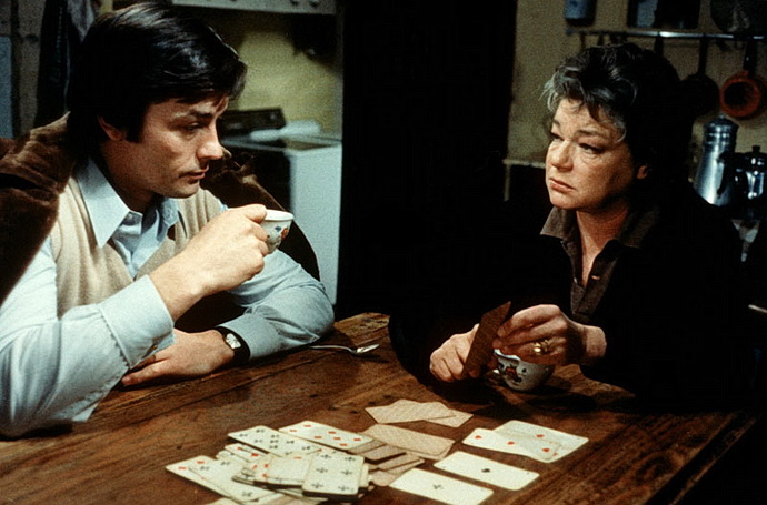 Alain Delon a Simone Signoretová (Spálené stodoly)