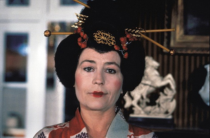 Annie Girardotová (Jeden hot a druhý čehý)