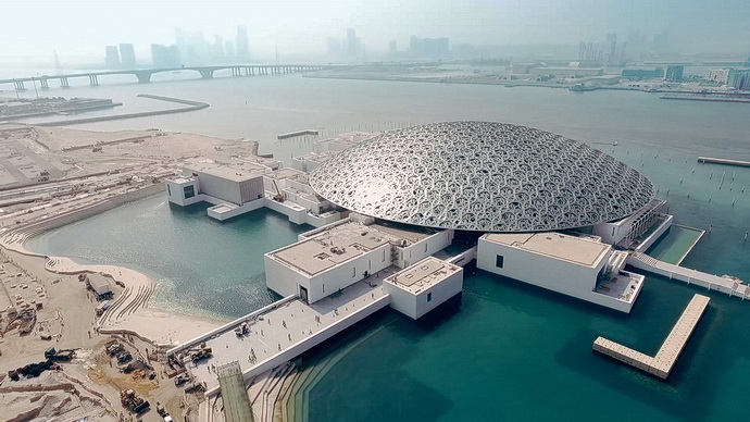 Louvre v Abu Dhabi