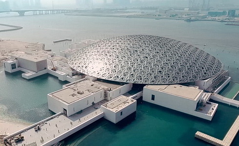 Louvre v Abu Dhabi