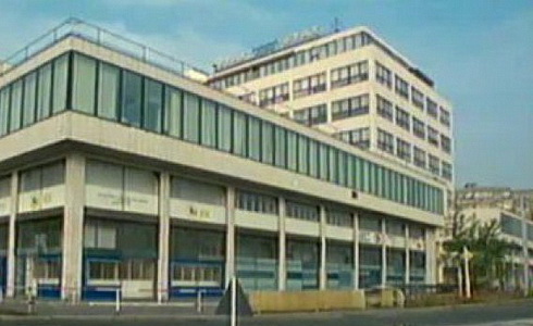 Elektrické podniky a dále po řece
