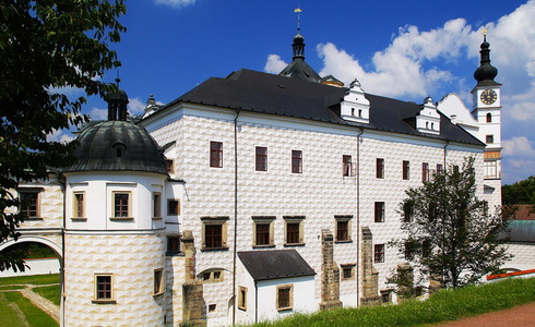 Pardubice, Pernštejnové – stavebníci